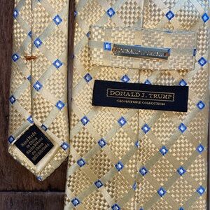 Donald J. Trump Signature Collection Gold and Blue Diamond Patterned Tie Silk